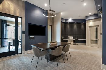 Wi-fi lounge with conference room & micro-offices